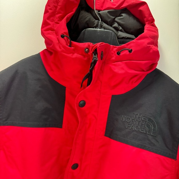 Red - Picture 3 of 7